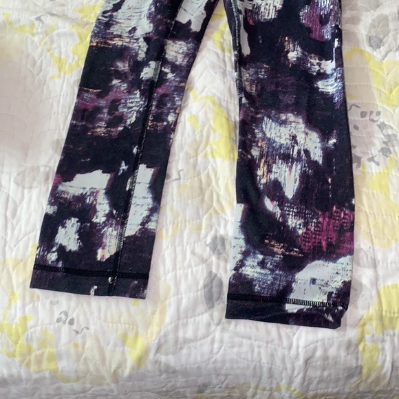 Lululemon size 4 - Picture 2 of 6